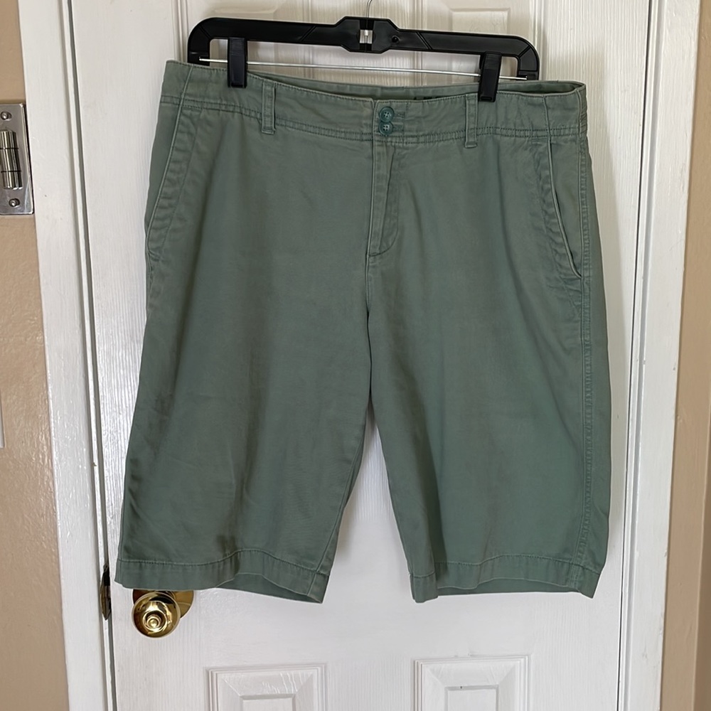 Eddie Bauer Legend Wash Women’s Green Shorts Size 12
